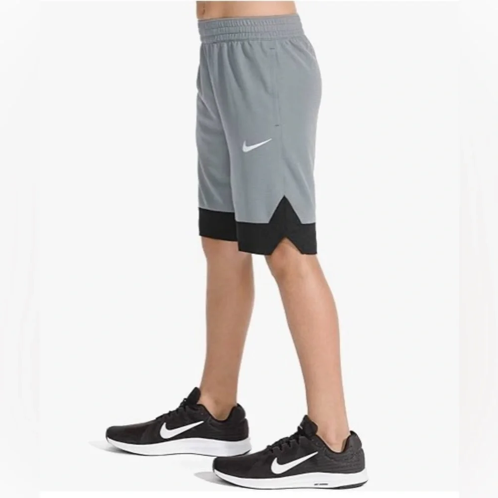 Nike Boy’sSz S‎ Cool Gray/Black Icon Basketball Shorts